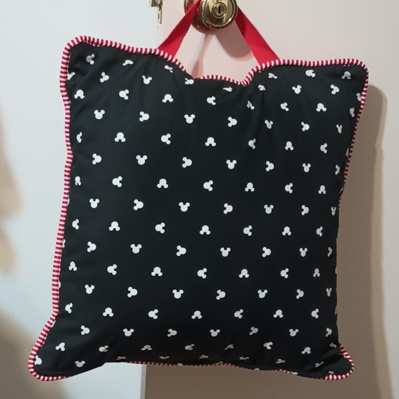 NWOT ~ Mickey Mouse Reading Pocket Pillow (16" X 16") (*Book not included*) - Picture 3 of 5